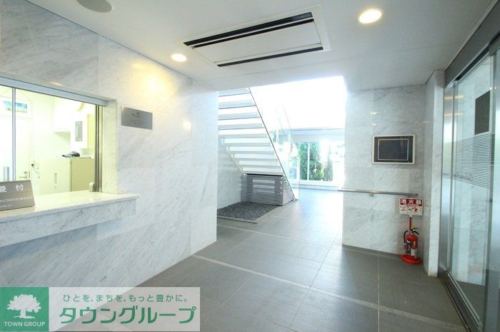 エントランス　部屋探しは株式会社　タウンハウジング　までお気軽にお問合せ…