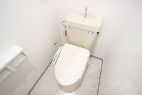 トイレ　※他号室の写真