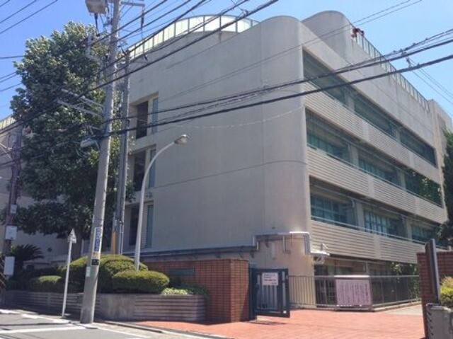 中学校　横浜市立平楽中学校（中学校）まで919m