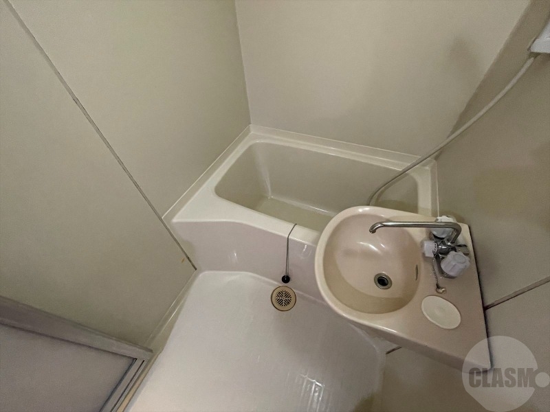 バス・シャワールーム　清潔感のあるバスルーム