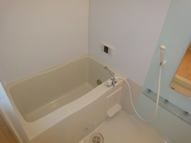 バス・シャワールーム　追焚き機能付きバス