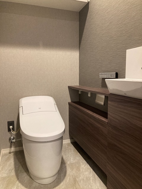 トイレ　※写真は同タイプ住戸です。