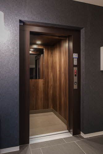 建物外観　エントランス