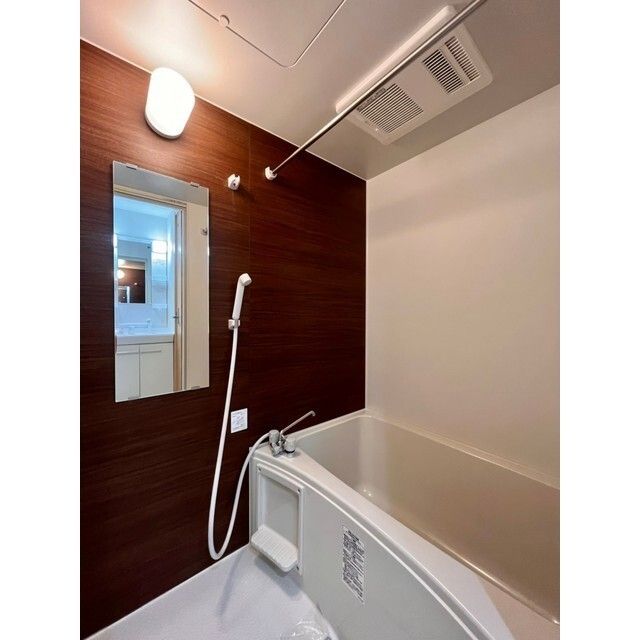 バス・シャワールーム　ゆったり過ごせるお風呂です