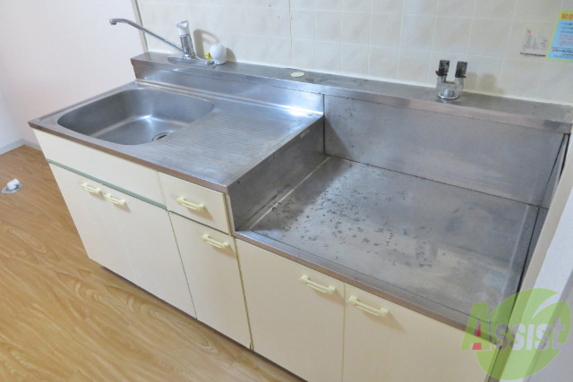 キッチン　キッチンは調理するのにちょうどいい広さですね。