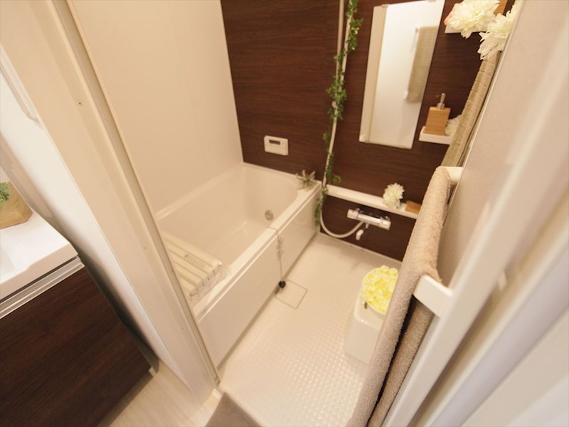 バス・シャワールーム　浴室暖房乾燥機付　追い焚き・オートバス機能付お風呂