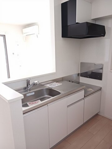 キッチン　コンパクトなキッチンで掃除もラクラク