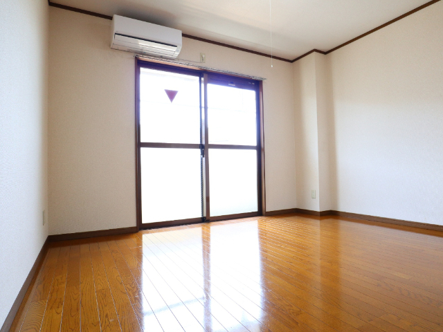 居室・リビング　※別のお部屋の参考写真です