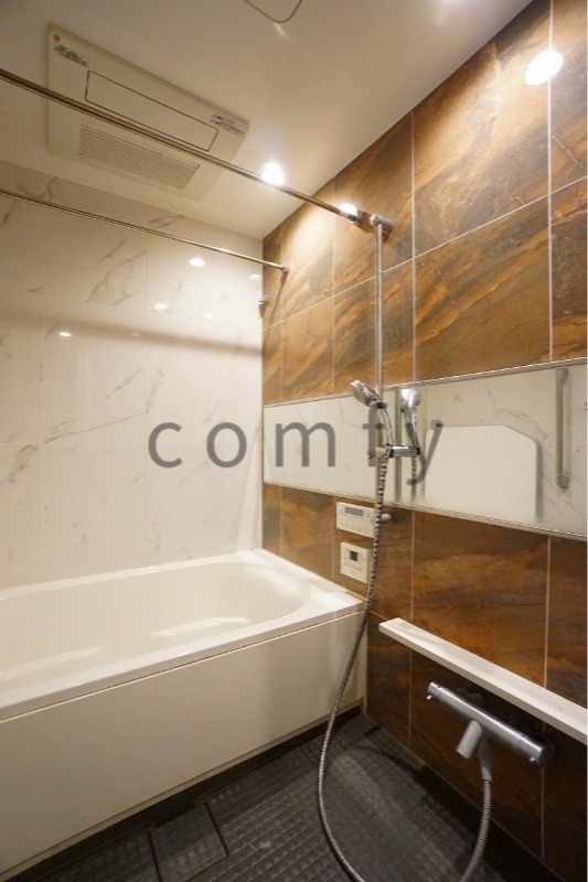 バス・シャワールーム　バスルーム