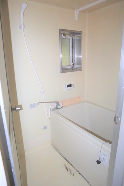 バス・シャワールーム　窓あり