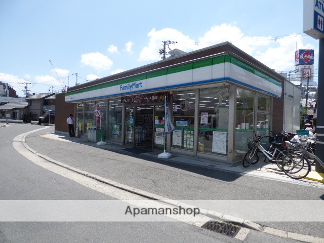 コンビニ　ファミリーマート（コンビニ）まで96m
