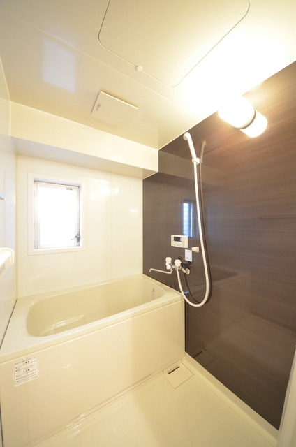 バス・シャワールーム　★ゆったりとしたバスルームで癒しのひと時を…★