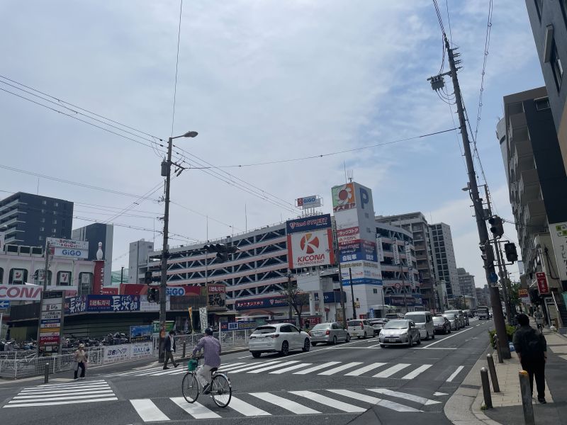 スーパー　イズミヤ今福店（スーパー）まで390m