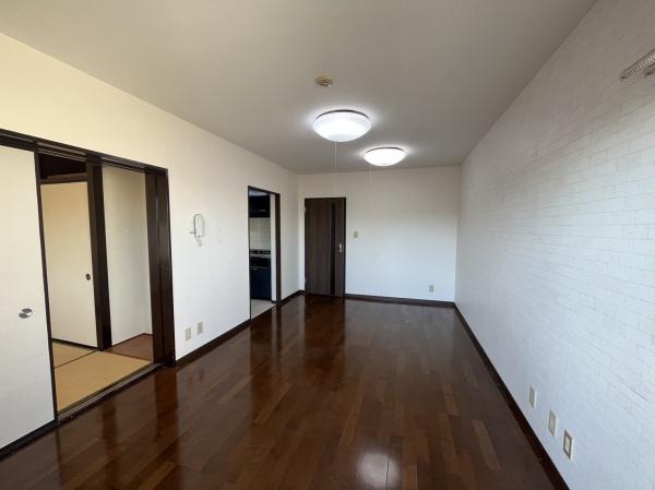 居室・リビング　明るいリビングです！