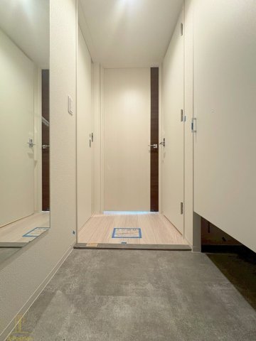 玄関　セレニテ東梅田アリエ