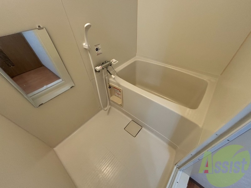 バス・シャワールーム　お風呂です。ゆっくりお風呂につかるのも体に良いですね～