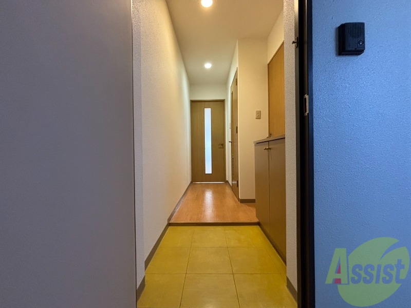 玄関　玄関の様子です。明るい印象ですね。気分もあがりそう。