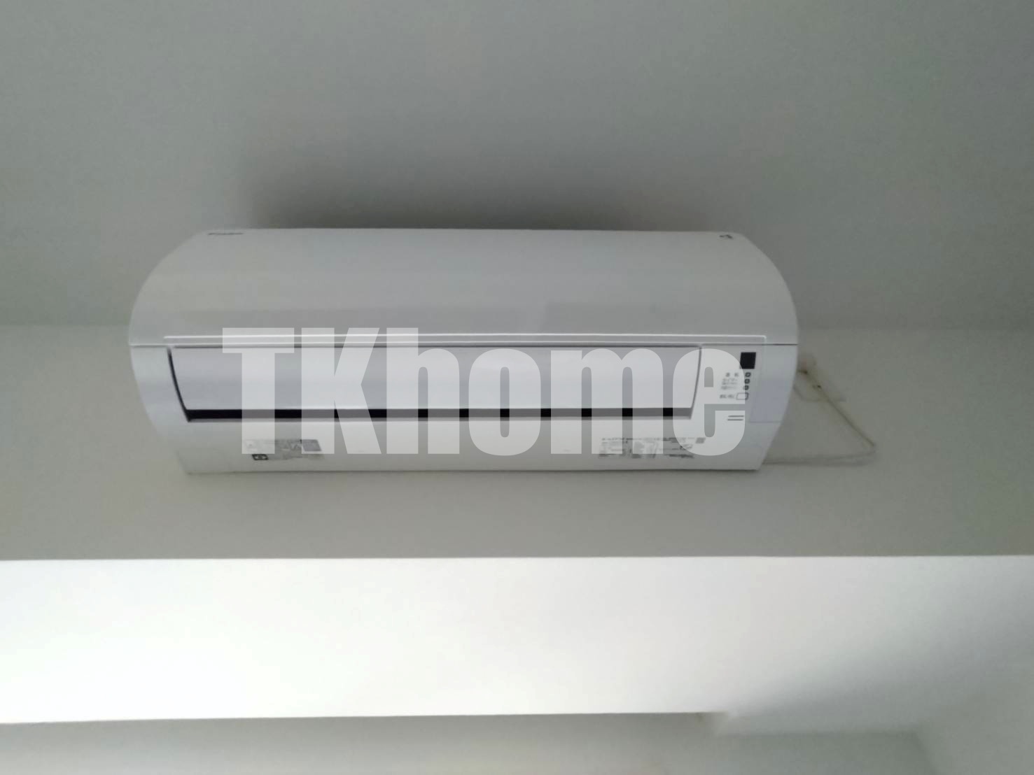 その他　エアコン2基完備