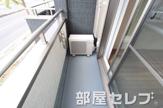バルコニー　日当たりの良いバルコニーです。