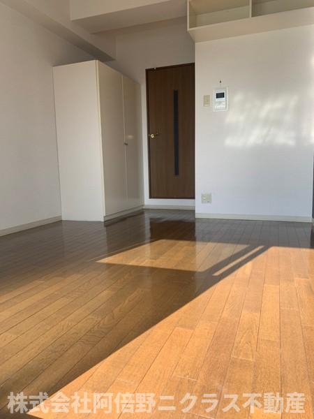 居室・リビング　内装は別部屋の参考写真です。
