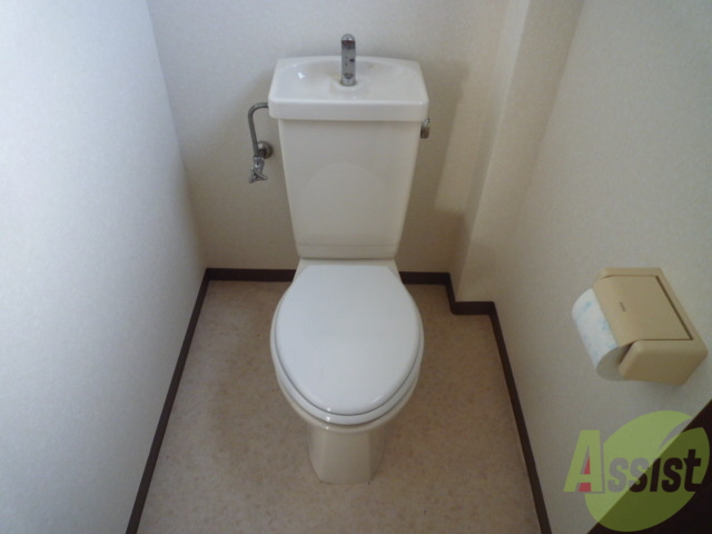 トイレ　清潔感のあるトイレですねー