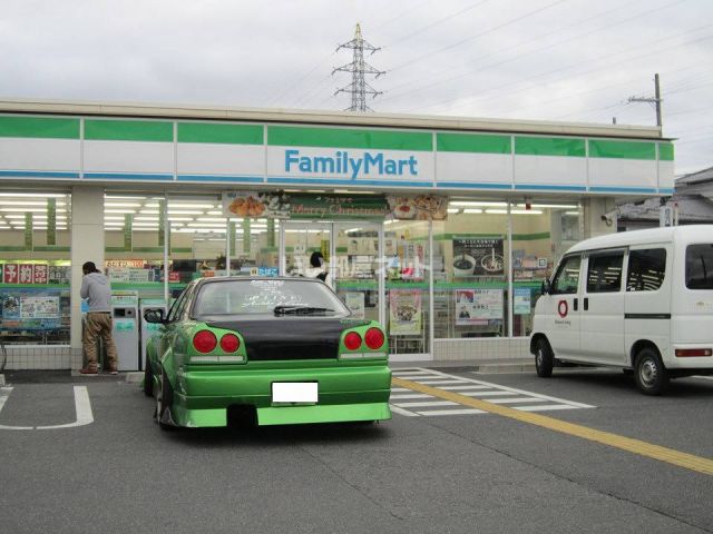 コンビニ　ファミリーマート 近江八幡中村町店（コンビニ）まで273m
