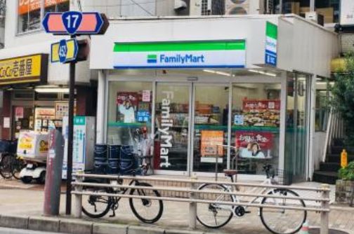 コンビニ　ファミリーマート白山五丁目店（コンビニ）まで101m