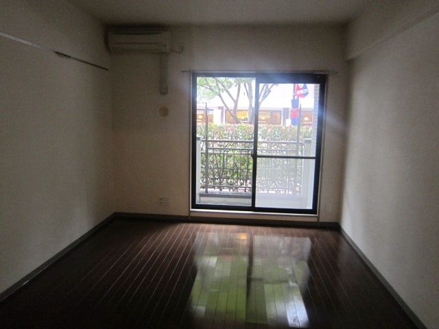 居室・リビング　★明るいお部屋です★