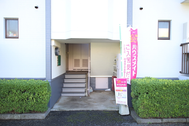 エントランス　建物入口！