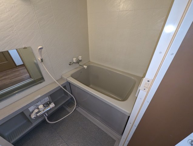 バス・シャワールーム　バス※別部屋参考写真