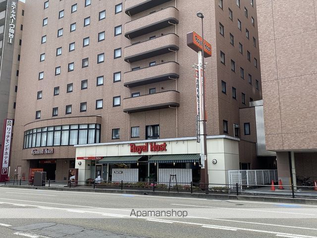 飲食店　ロイヤルホスト仙台花京院店（飲食店）まで512m