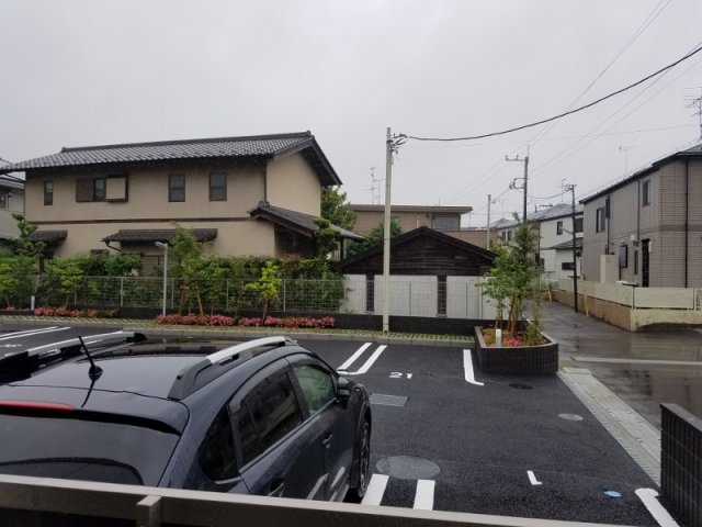 眺望　目の前は駐車場です（別部屋の写真）