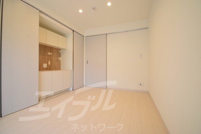 居室・リビング　洋室を撮ってみました、収納も多く使いやすそうです！