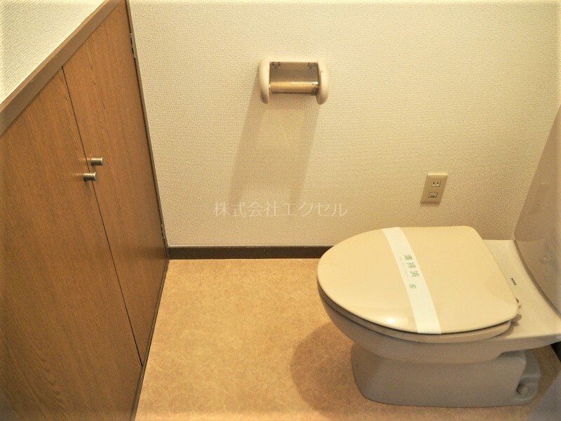 トイレ　収納棚付きのトイレ♪