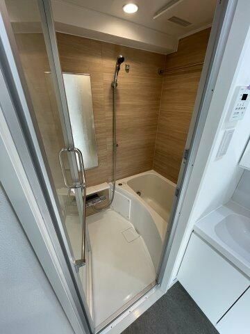 バス・シャワールーム　写真は同タイプ住居です。