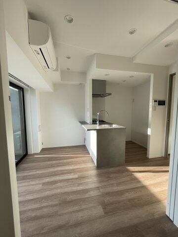 居室・リビング　写真は同タイプ住居です。