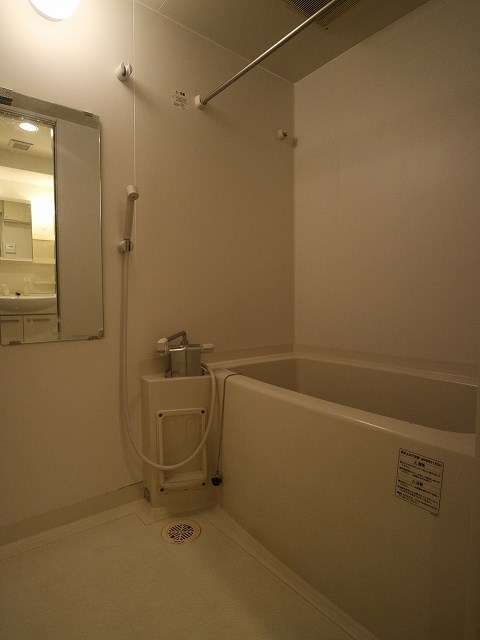 バス・シャワールーム　別部屋参考写真。
