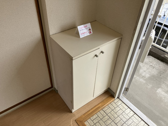 玄関　参考写真　シューズボックスあります