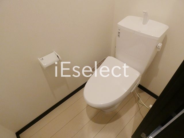 トイレ　ウォシュレット付きです。
