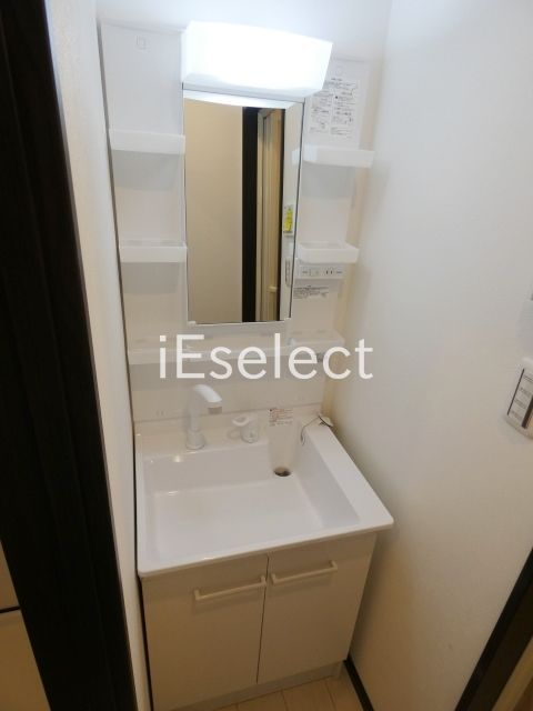 洗面設備　欠かせない独立洗面台です。