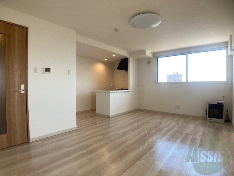 居室・リビング　広くてキレイなお部屋が広がっていて、充実した生活が送れそう。
