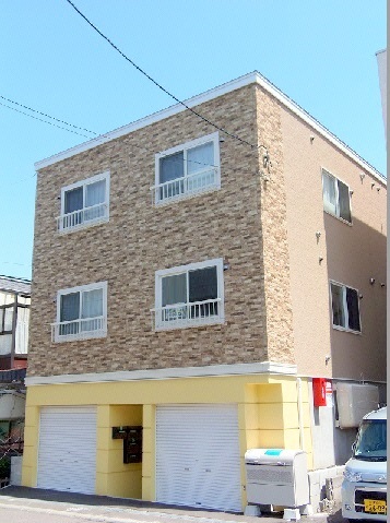 建物外観　人気のオートロック付き物件です♪