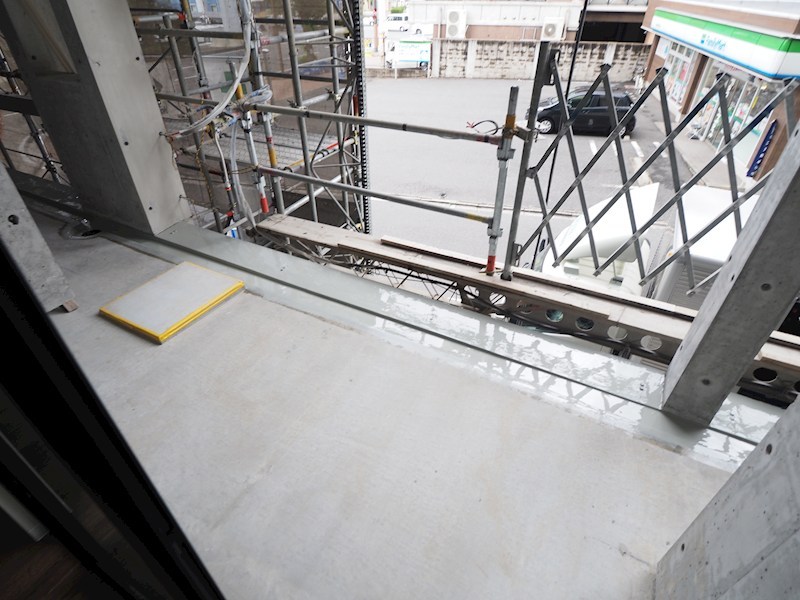 バルコニー　現在建築中・・・