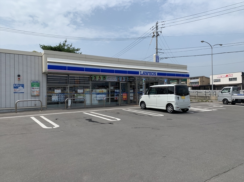 コンビニ　ローソン 青森富田四丁目店（コンビニ）まで507m
