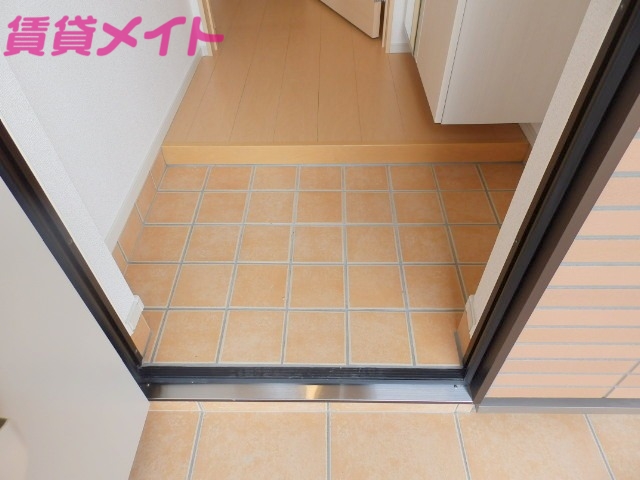 玄関　同型別部屋参考写真です