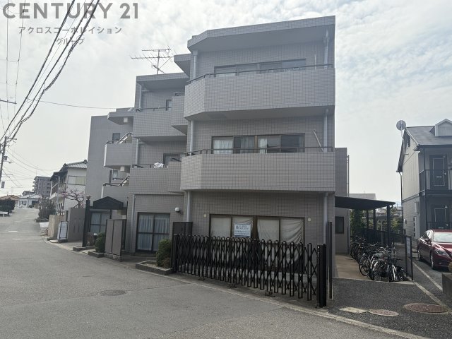 建物外観　モニター付きインターホンで安心♪