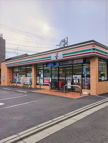 コンビニ　セブンイレブン豊島高松１丁目店（コンビニ）まで299m
