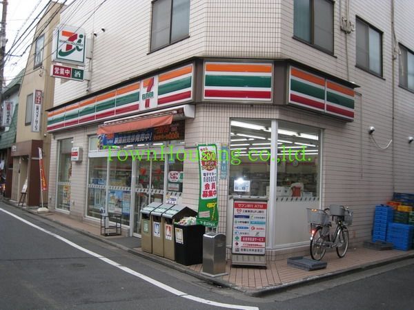 コンビニ　セブンイレブン（コンビニ）まで210m