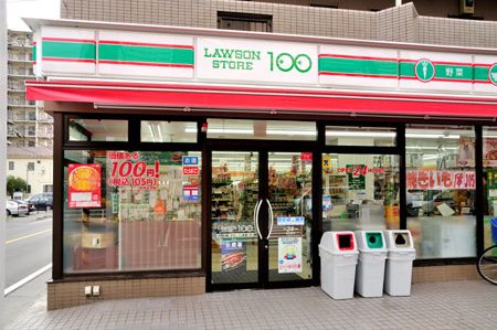 コンビニ　ローソンストア100大森北店（コンビニ）まで266m