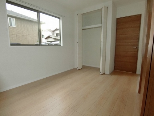 収納　写真は現在建築中の状況です。